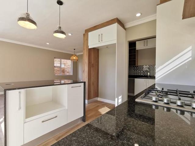 Townhouse for sale in Port Elizabeth, Eastern Cape