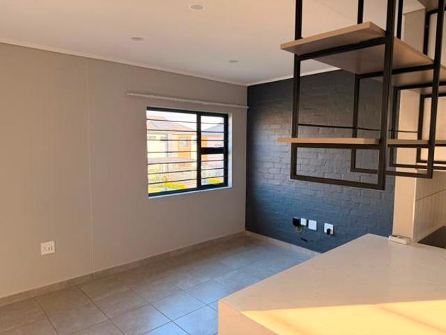 Townhouse for rent in Waterkloof, Gauteng