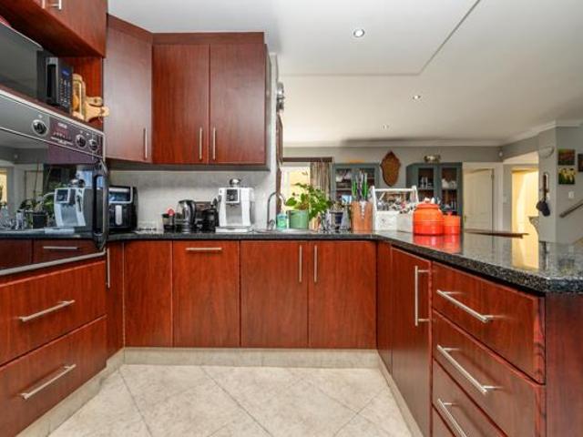 Townhouse for sale in Port Elizabeth, Eastern Cape