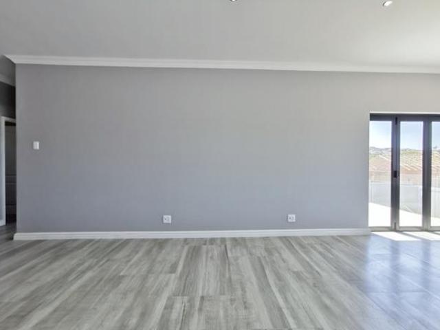 Townhouse for sale in Port Elizabeth, Eastern Cape