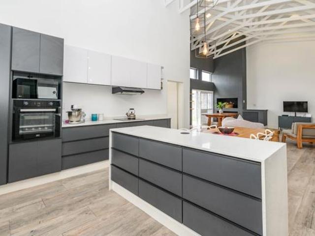 Townhouse for sale in Port Elizabeth, Eastern Cape