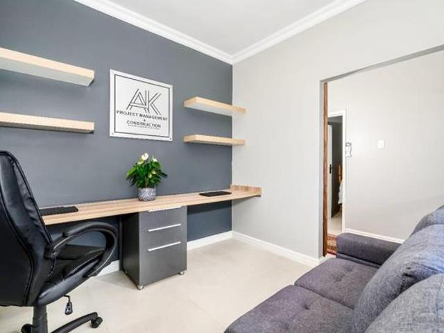 Townhouse for sale in Port Elizabeth, Eastern Cape