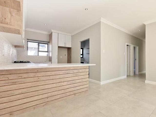 Townhouse for sale in Port Elizabeth, Eastern Cape