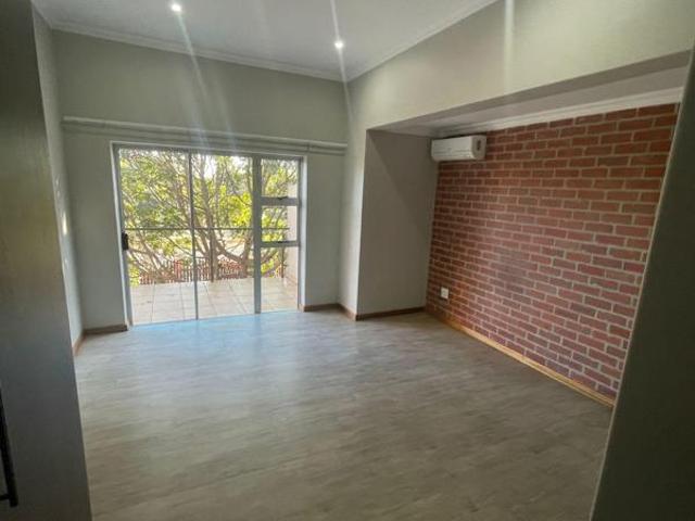 Townhouse for rent in Waterkloof, Gauteng