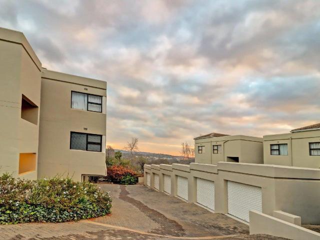 Townhouse for rent in Waterkloof, Gauteng