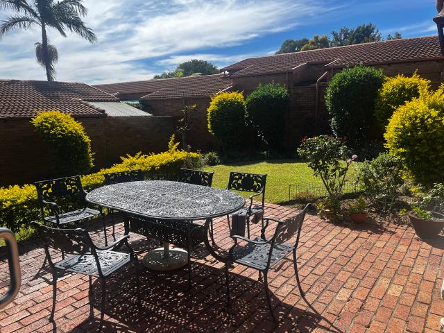 Townhouse for sale in Waterkloof, Gauteng