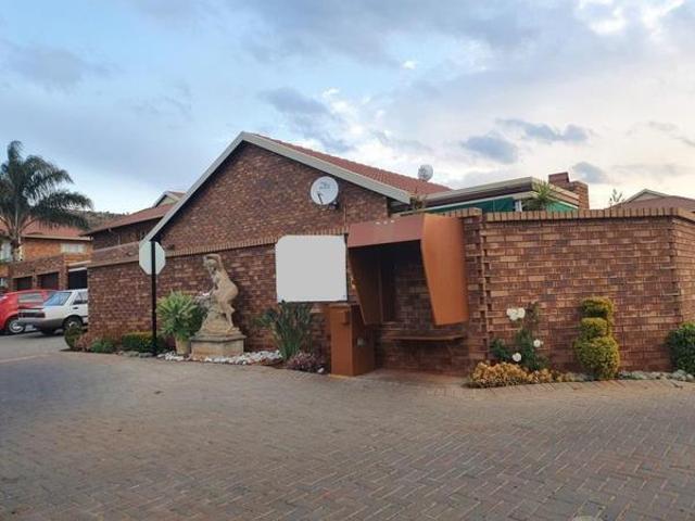 House for rent in Waterkloof, Gauteng