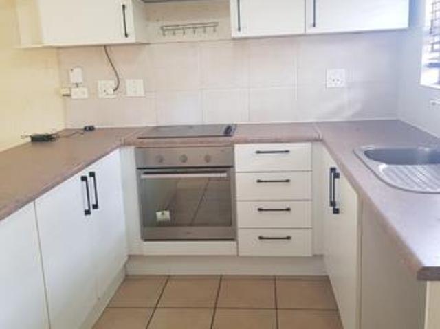 Townhouse for rent in Vosloorus, Gauteng