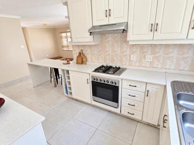 Townhouse for sale in Margate, Hibiscus Coast Local Municipality