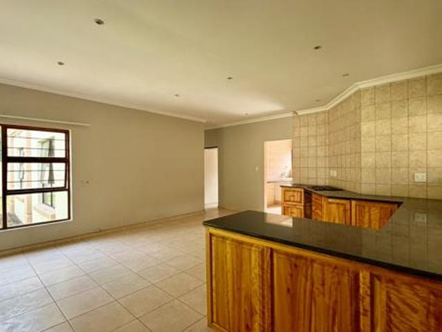Townhouse for sale in Margate, Hibiscus Coast Local Municipality