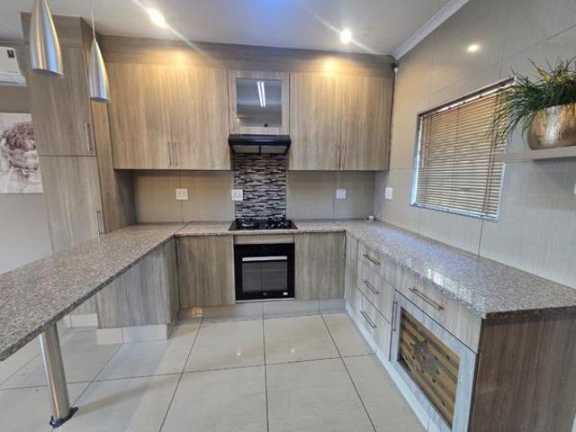 Townhouse for rent in eMalahleni, Emalahleni Local Municipality