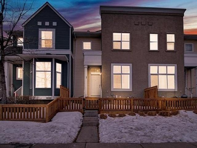 Townhouse for rent in Northwest, Alberta
