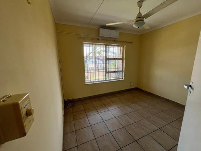 Townhouse for rent in Richards Bay, uMhlathuze Local Municipality