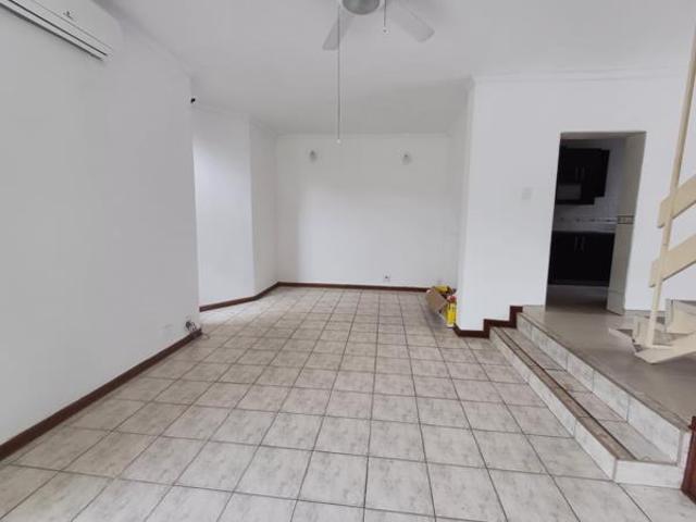 Townhouse for sale in UMhlathuze Municipality, Kwazulu-natal