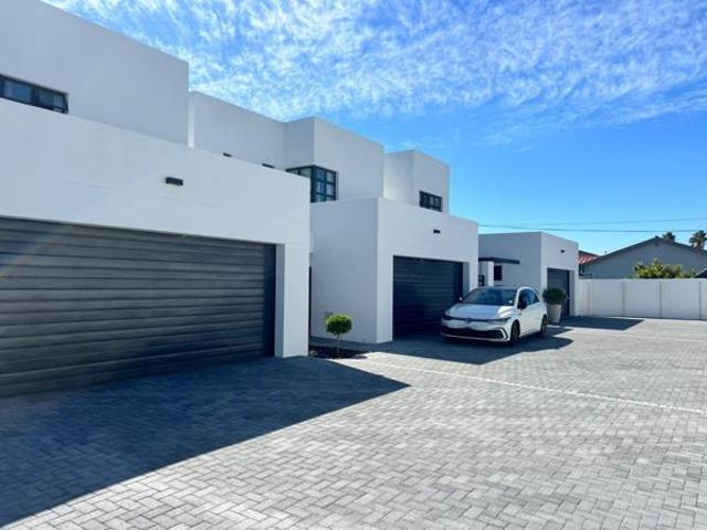 Townhouse for sale in Cape Town, Western Cape