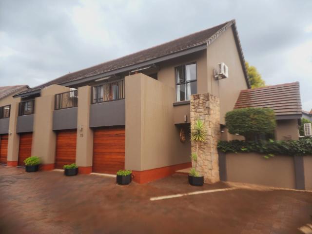 Townhouse for sale in Hartbeespoort Dam Nature Reserve, North West