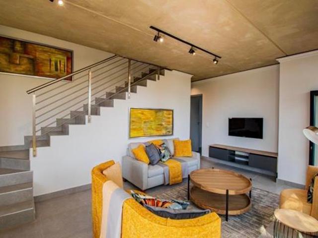 Townhouse for rent in Waterkloof, Gauteng