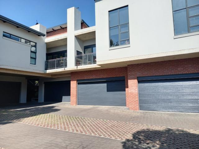 Townhouse for sale in Waterkloof, Gauteng