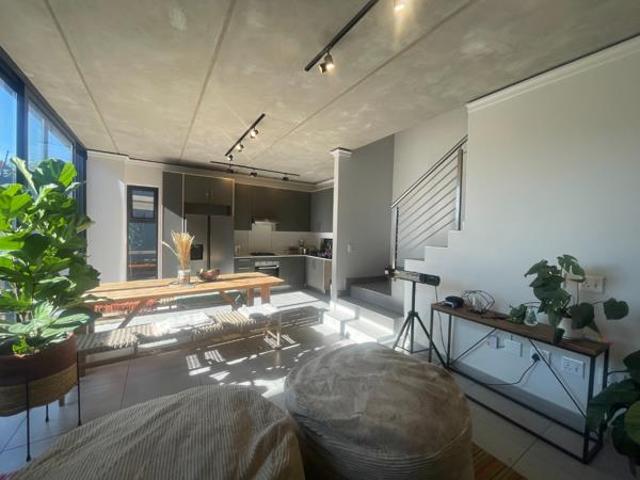Townhouse for rent in Waterkloof, Gauteng