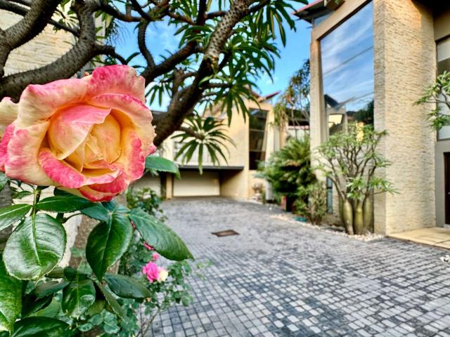 Townhouse for rent in Waterkloof, Gauteng