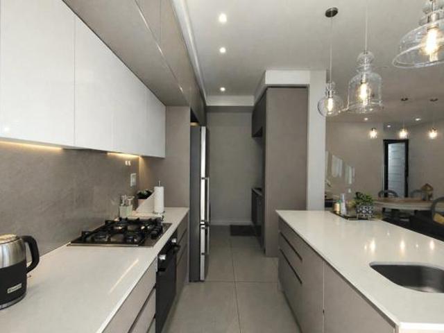 Townhouse for rent in Waterkloof, Gauteng