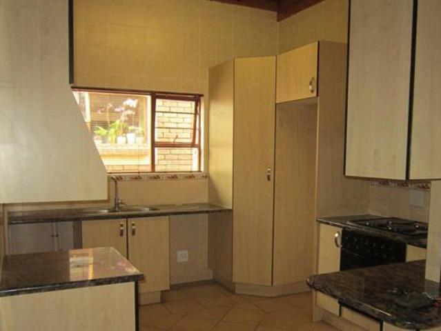 Townhouse for rent in Jansenpark, City of Ekurhuleni Metropolitan Municipality