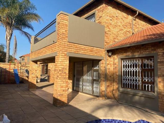 Townhouse for rent in Ekurhuleni, Gauteng