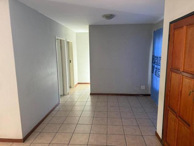 Townhouse for rent in Vosloorus, Gauteng