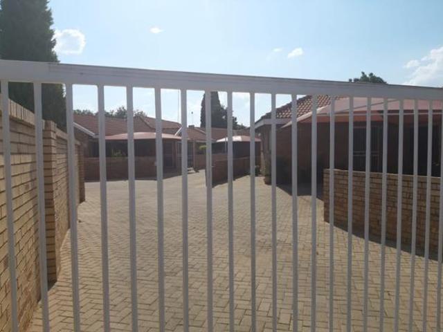 Townhouse for sale in Potchefstroom, Tlokwe Local Municipality