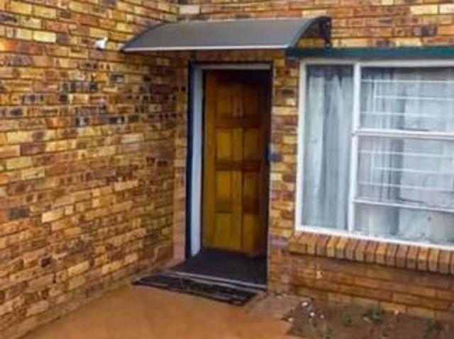 Townhouse for sale in West Rand Garden estates, Westonaria Local Municipality
