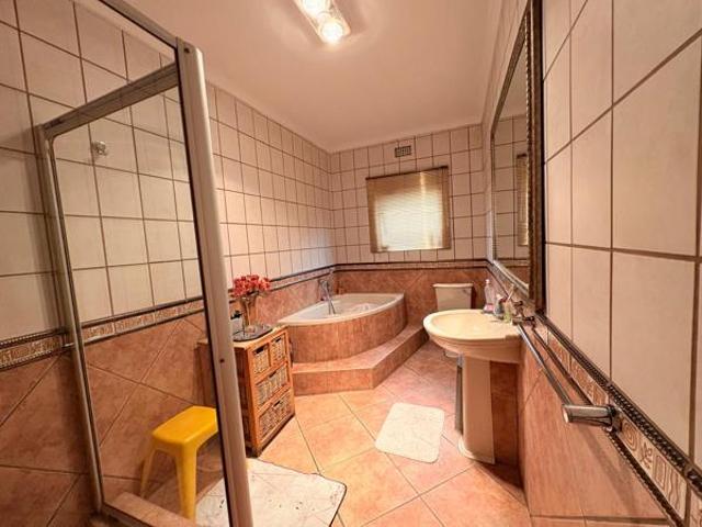 Townhouse for sale in Frances Baard, Northern Cape