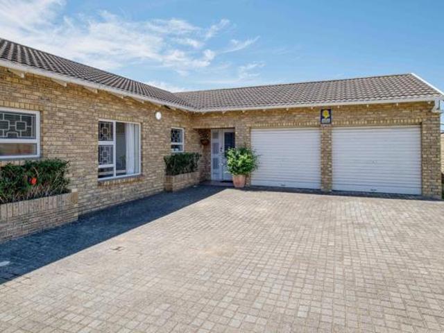 Townhouse for sale in Port Elizabeth, Eastern Cape