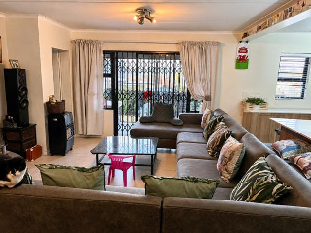 Townhouse for rent in Ekurhuleni, Gauteng