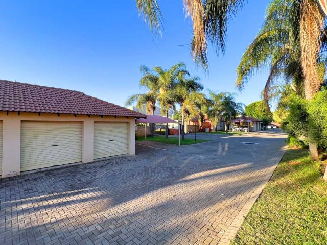 Townhouse for sale in Waterkloof, Gauteng