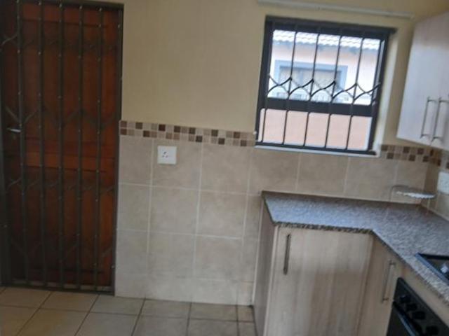 Townhouse for rent in Waterkloof, Gauteng