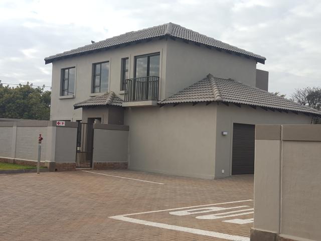 Townhouse for sale in Waterkloof, Gauteng