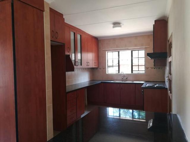 Townhouse for rent in Waterkloof, Gauteng