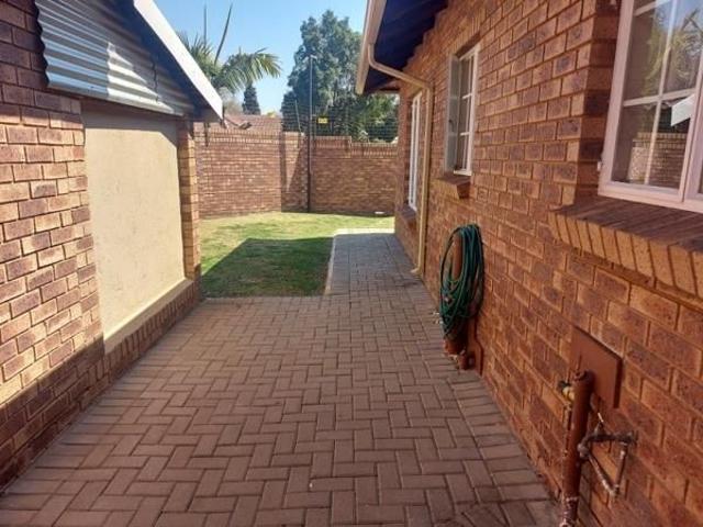 House for rent in Waterkloof, Gauteng