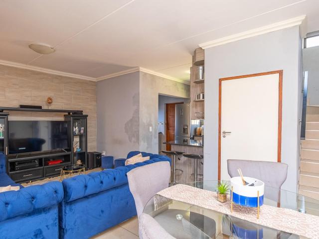 Townhouse for sale in Waterkloof, Gauteng