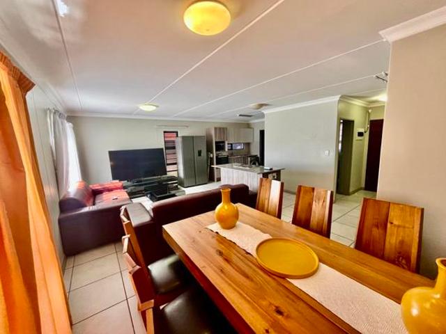 Townhouse for rent in Waterkloof, Gauteng
