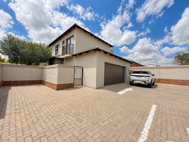 Townhouse for sale in Pretoria, City of Tshwane Metropolitan Municipality