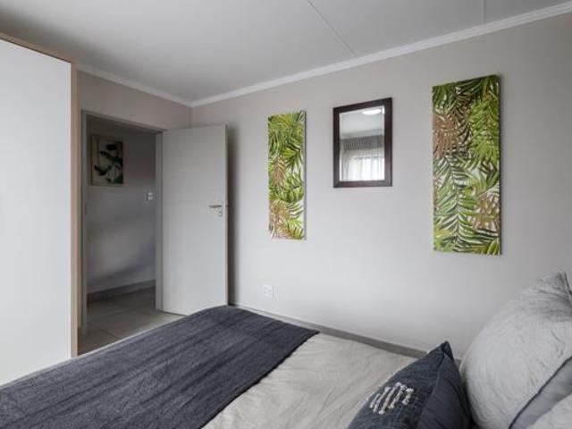 Townhouse for rent in Waterkloof, Gauteng