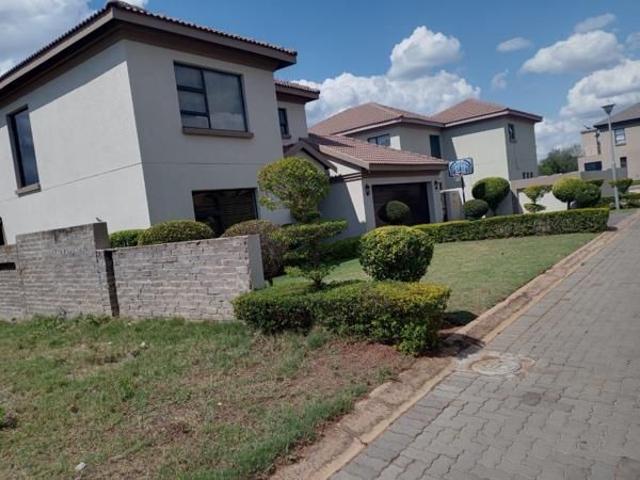 House for rent in Waterkloof, Gauteng