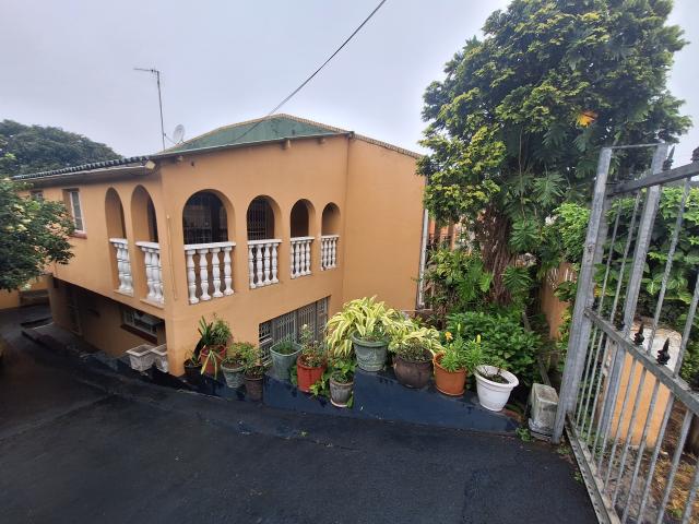 Townhouse for sale in Chatsworth, Kwazulu-natal