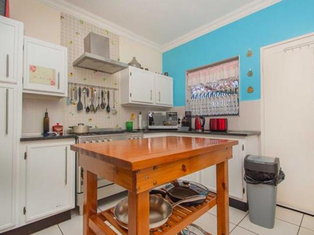 Townhouse for rent in Vosloorus, Gauteng