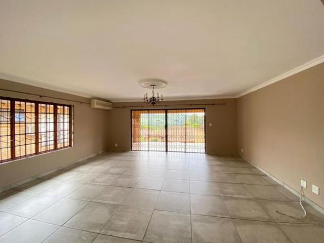 Townhouse for rent in Umgungundlovu, Kwazulu-natal