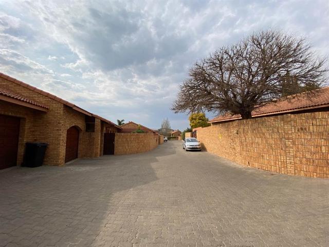 Townhouse for sale in Frances Baard, Northern Cape