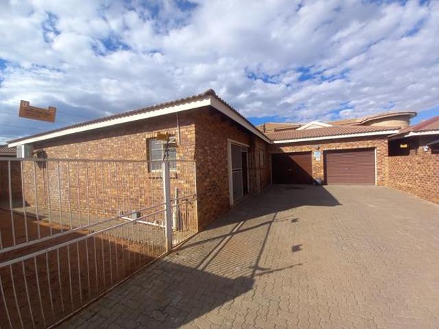 Townhouse for sale in Kimberley, Frances Baard District Municipality