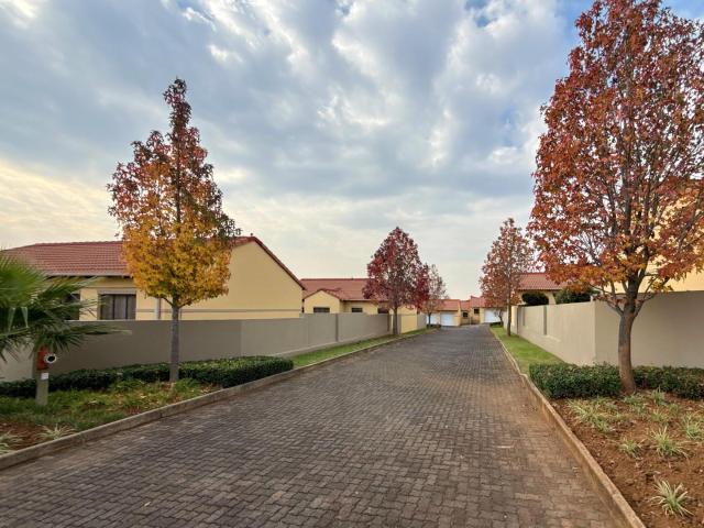 Townhouse for sale in Waterkloof, Gauteng