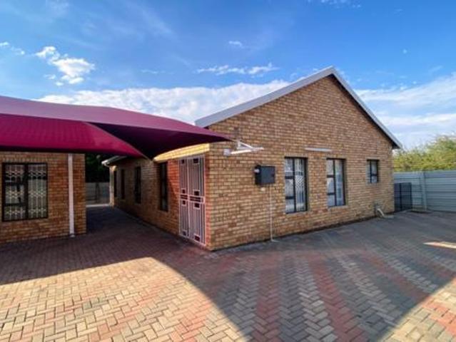 Townhouse for rent in North West